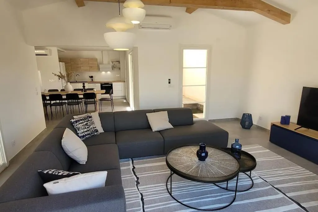 300 M De La Plage, Piscine Clim, Wifi Grimaud