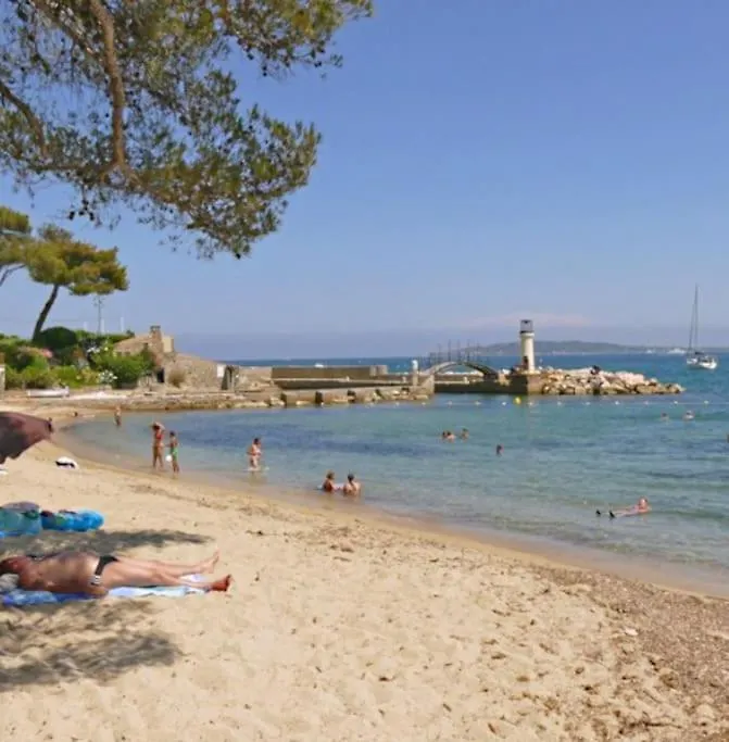 300 M De La Plage, Piscine Clim, Wifi Grimaud Villa