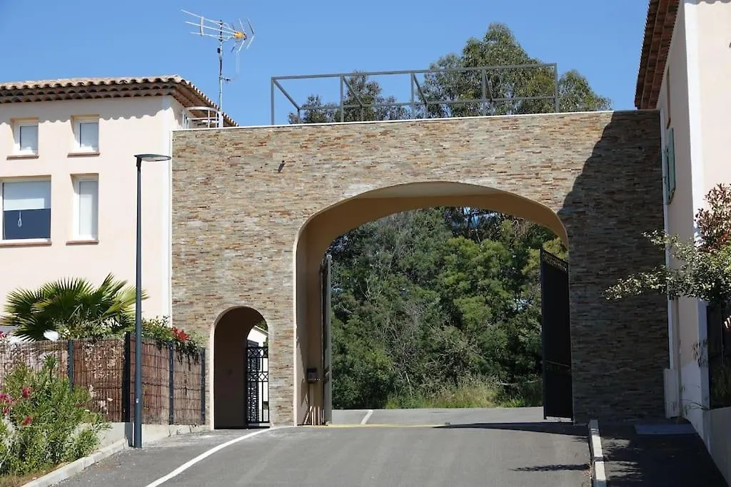 Villa 300 M De La Plage, Piscine Clim, Wifi Grimaud France