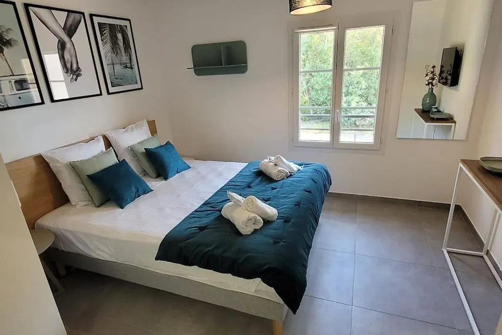 Villa 300 M De La Plage, Piscine Clim, Wifi Grimaud