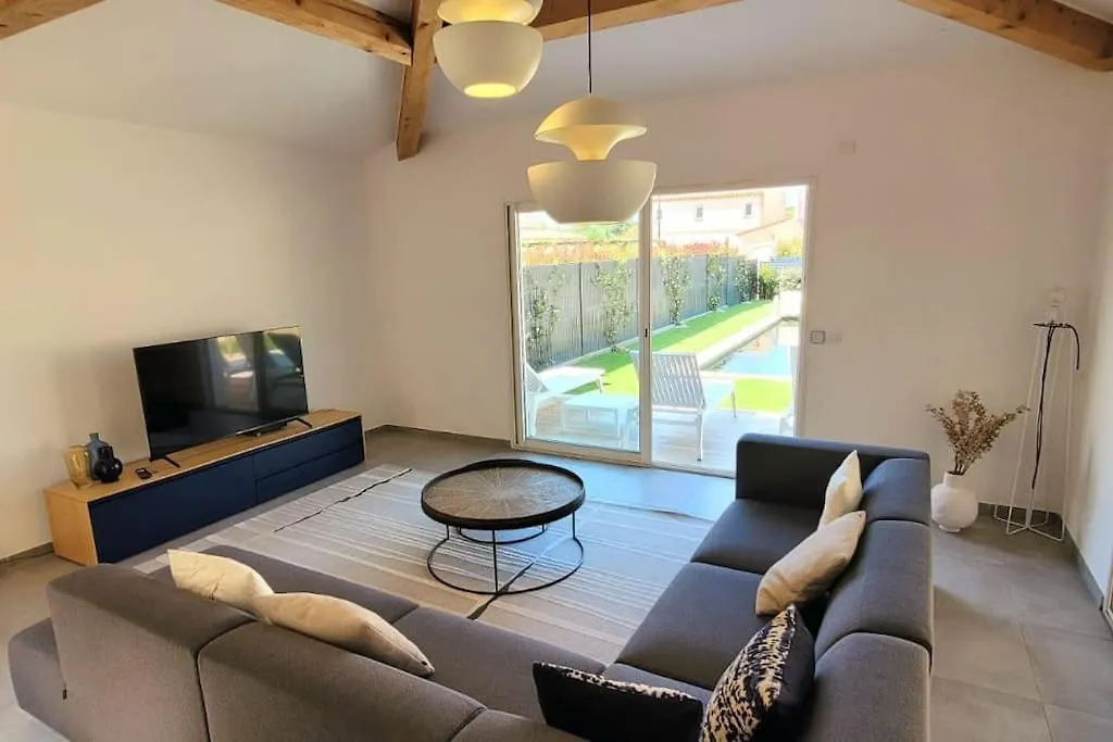 Villa 300 M De La Plage, Piscine Clim, Wifi Grimaud