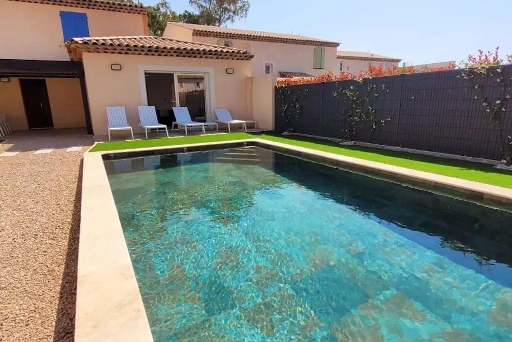 Villa 300 M De La Plage, Piscine Clim, Wifi Grimaud