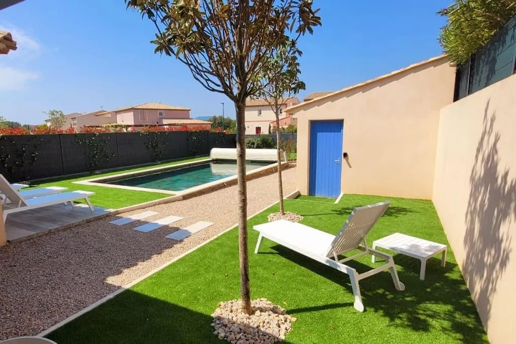 300 M De La Plage, Piscine Clim, Wifi Grimaud