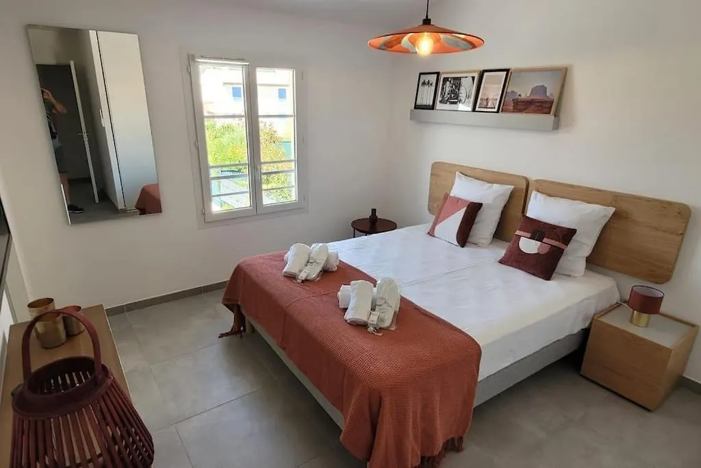 Vila 300 M De La Plage, Piscine Clim, Wifi Grimaud